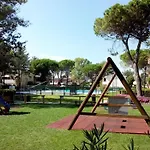 Апартаменты Ground-floor Flat With Pool *